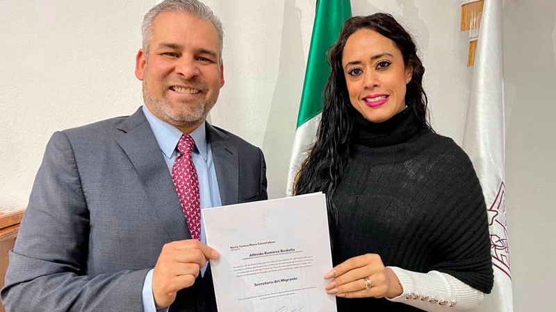 Entrega Bedolla nombramientos a titulares de Semigrante y Cobaem