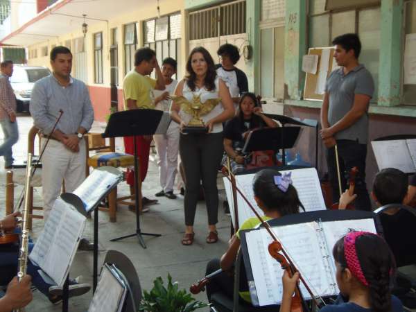 Reconocen a las Orquestas Infantil y Juvenil de Apatzingán - Foto 1 