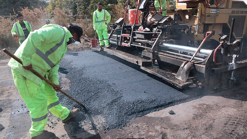 Bedolla supervisa avances en rehabilitación de carreteras en las regiones Ciénega y Bajío 