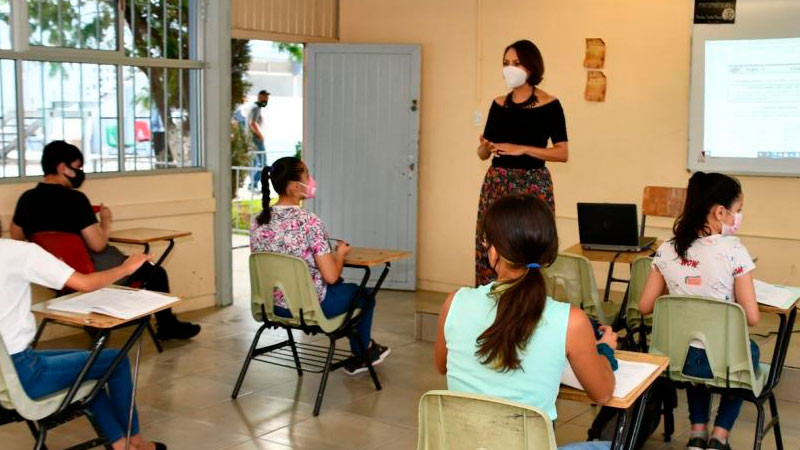 Secretaría de Educación Michoacán acerca herramientas para taller de docentes 