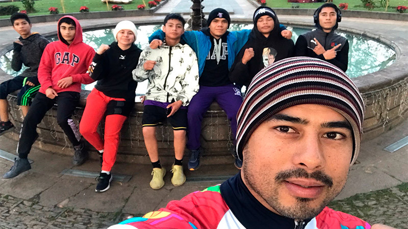 El campeón Julio "Bambú" Gómez, realiza campamento en Pátzcuaro 