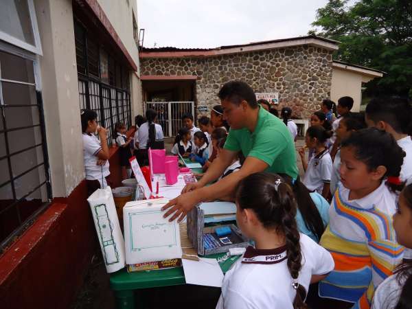 Alumnos sobresalientes de escuelas rurales serán reconocidos por el diputado local Sergio Ochoa Vázquez 