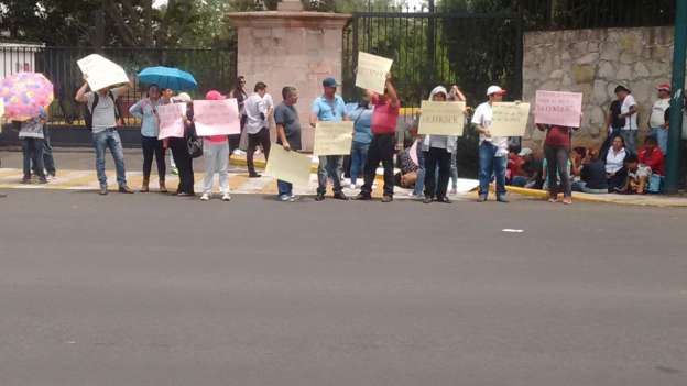 CNTE se manifiesta en casa de Gobierno en Morelia  