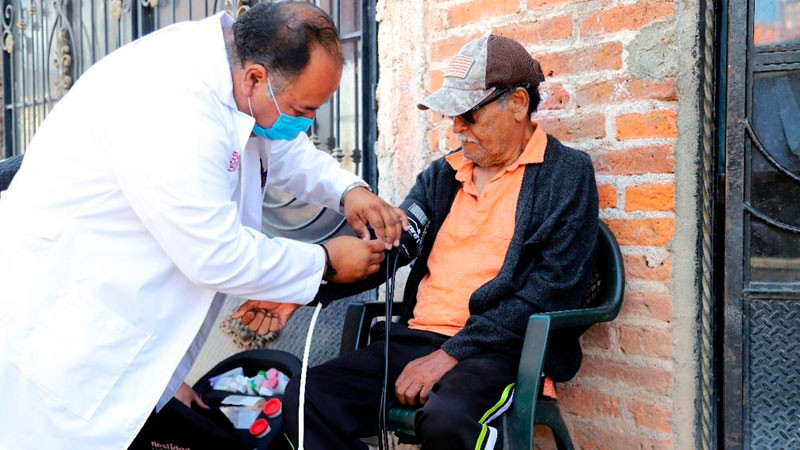 Salud en Tu Familia continúa llevando consultas médicas hasta los hogares 