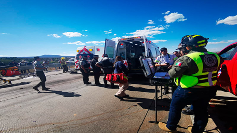 Un muerto y 10 heridos en accidente en la 57 en Querétaro