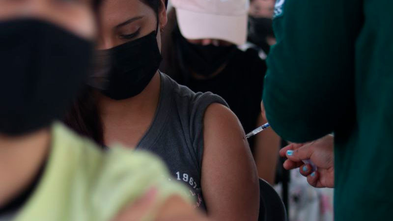 Anuncia Salud Michoacán refuerzo contra COVID-19 para mayores de 18 años