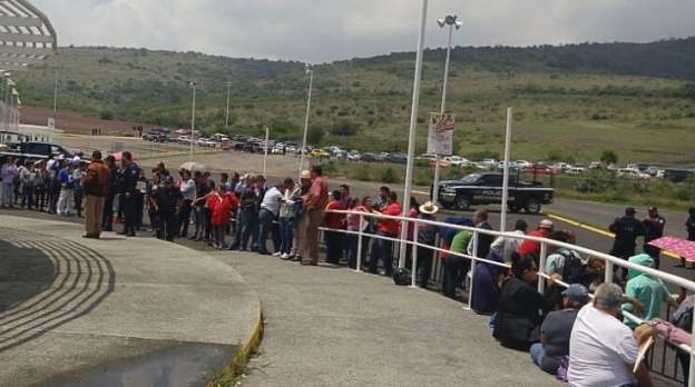 Abiertos módulos de pago salarial a maestros este fin de semana en Michoacán - Foto 1 