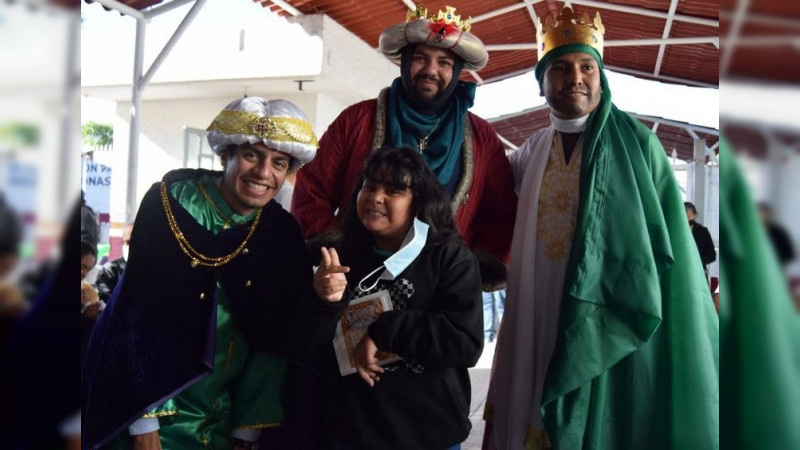 Reyes Magos visitan la delegación de programas para el Bienestar Querétaro