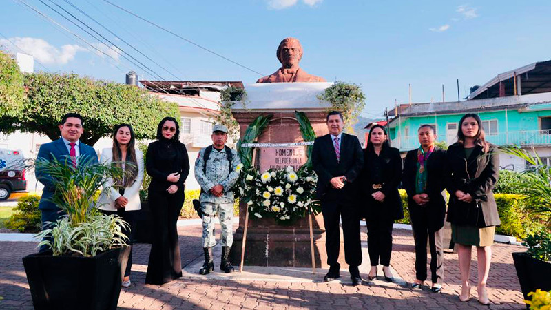 Nacho Campos encabeza ceremonia por el 209 aniversario del natalicio de Melchor Ocampo