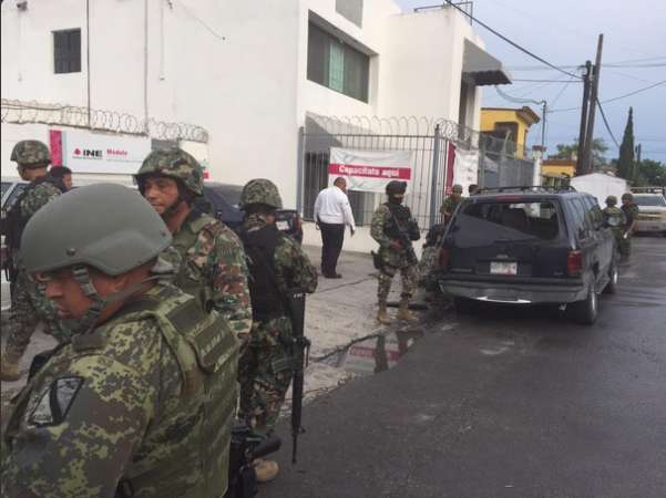 Atacan con granadas sedes del INE y la Policía Federal, en Matamoros, Tamaulipas - Foto 0 