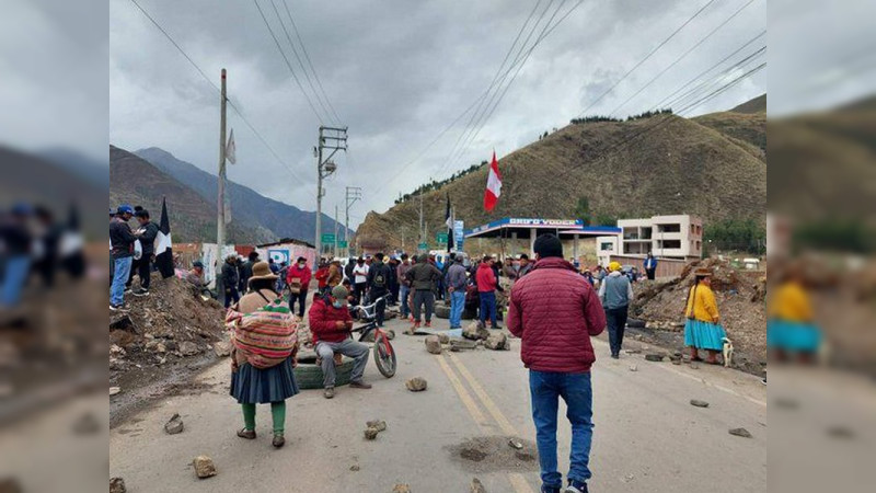 Decretan toque de queda en Puno, epicentro de las protestas en Perú