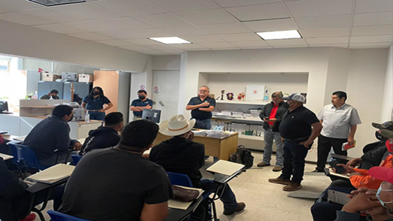 Sedeco y SNE fortalecerán programa para trabajadores michoacanos en el extranjero 