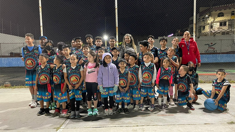 Invita Imcufide a Academia de Básquetbol Tarasquitos 