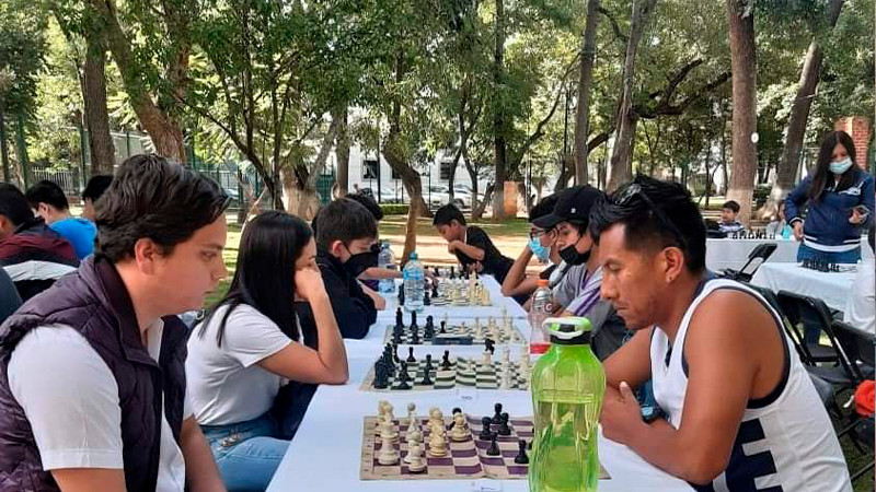 Inician las sesiones de Ajedrez 2023 en la biblioteca del Bosque 