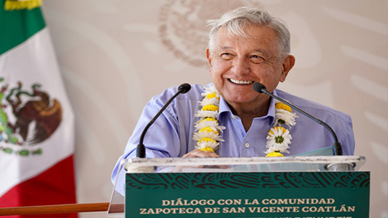 AMLO llama a la UNAM a presentar denuncia por plagio de tesis de Yazmín Ezquivel 