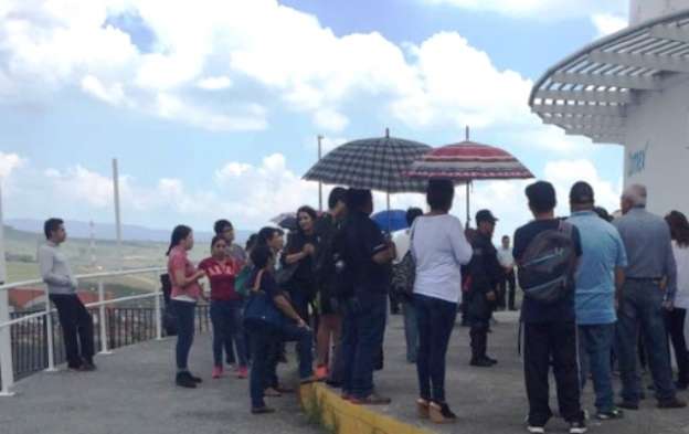 Anuncian último día de apertura de módulos de pago a profesores en Michoacán 