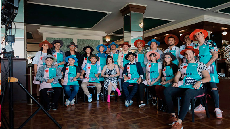 Estudiante de Gastronomía de la UTM participa en reality de coctelería