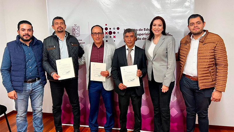 IEMSySEM entrega nombramientos a directivos de dos escuelas normales 