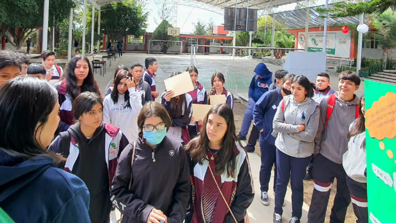  Realizan Feria de Especialidades en plantel Penjamillo del Cecytem 