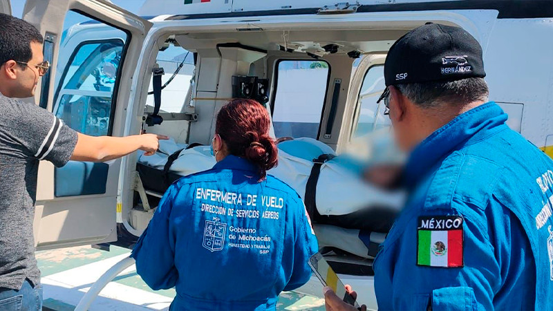 Realiza CRUM, traslado aéreo por emergencia obstétrica de Huetamo al IMSS de Charo 