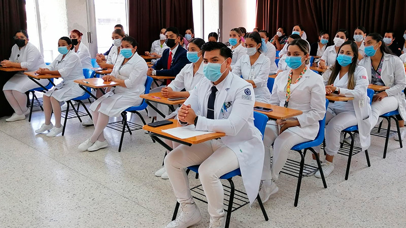 Egresan 25 pasantes de Enfermería, Nutrición y Odontología del Hospital General de Uruapan “Dr. Pedro Daniel Martínez”.