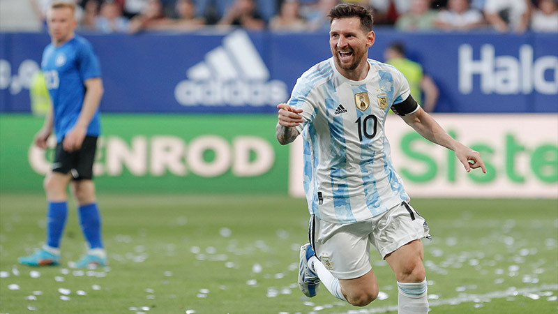 Subastan en  59 mil dólares una camiseta autografiada por Messi 