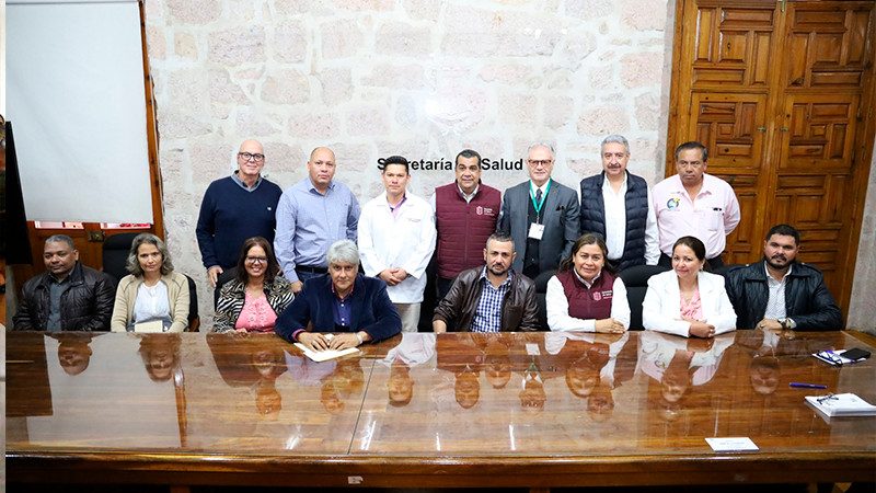 Llegan a Michoacán más médicos cubanos
