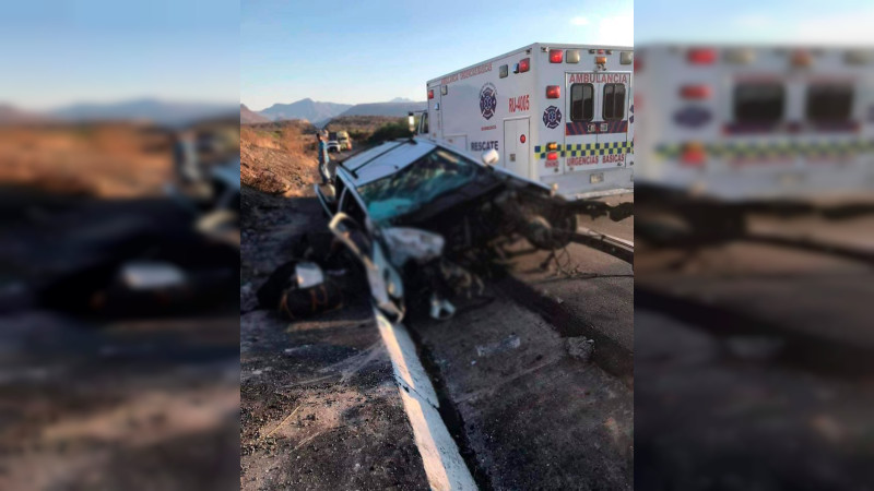 Choque en la Siglo XXI deja dos muertos y un herido