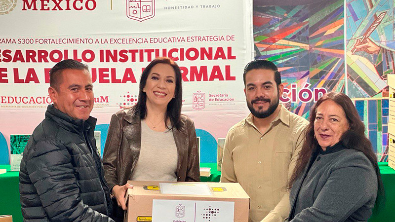 Entrega IEMSySEM material bibliográfico y equipo de cómputo a escuelas normales
