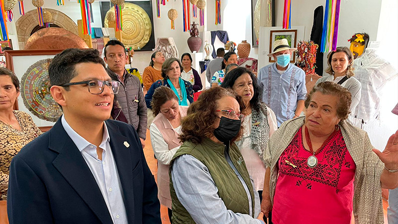 Inaugura IAM exposición artesanal con piezas ganadoras de concursos nacionales