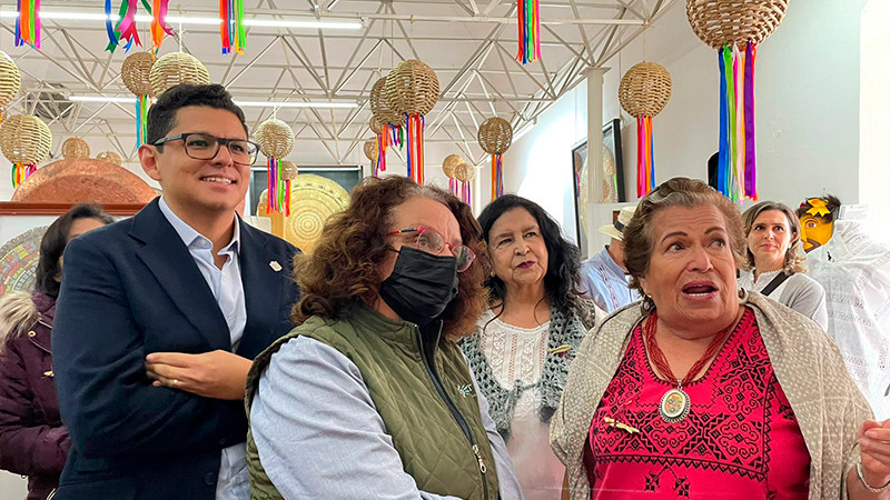 Inaugura IAM exposición artesanal con piezas ganadoras de concursos nacionales
