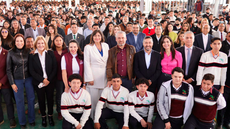 Cecytem cuenta con tecnología de robótica más completa a nivel nacional: Bedolla 