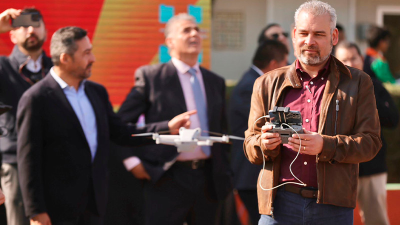 Abre Cecytem curso sobre principios de pilotaje de drones 