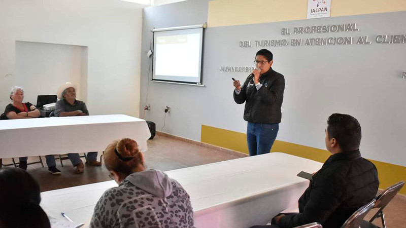 SECTUR capacita a prestadores de servicios turísticos de la Sierra Gorda, en Querétaro 
