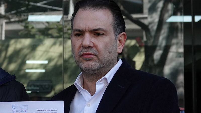 Congreso de Ciudad de México rechaza dar licencia al diputado Christian von Roehrich 
