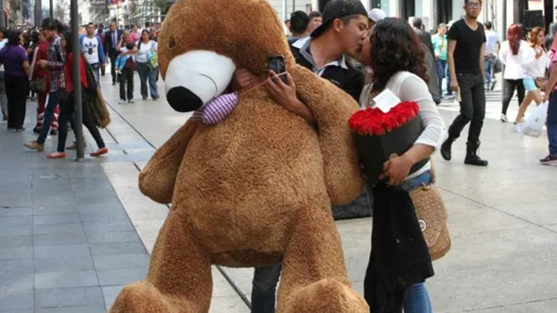 Los mexicanos podrían gastar 25 mil millones de pesos para el festejo de San Valentín 