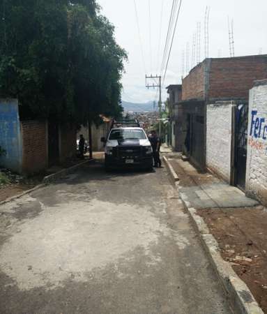 Policías protagonizan balacera en intento de desalojo, en Morelia - Foto 2 