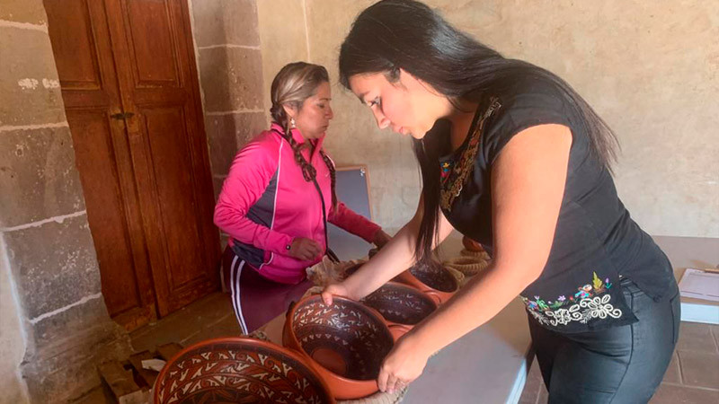 Beneficia IAM a artesanos michoacanos con la compra de sus piezas 