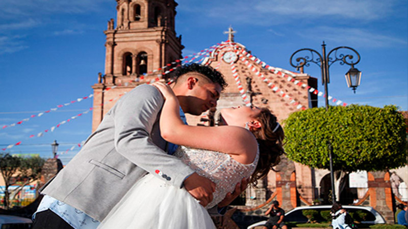 Jornada histórica, Segob realiza más de mil 800 matrimonios en Michoacán 
