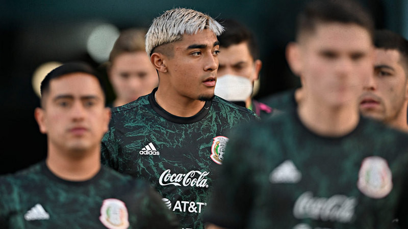  Julián Araujo es nuevo futbolista del Barcelona; se suma otro mexicano en Europa 