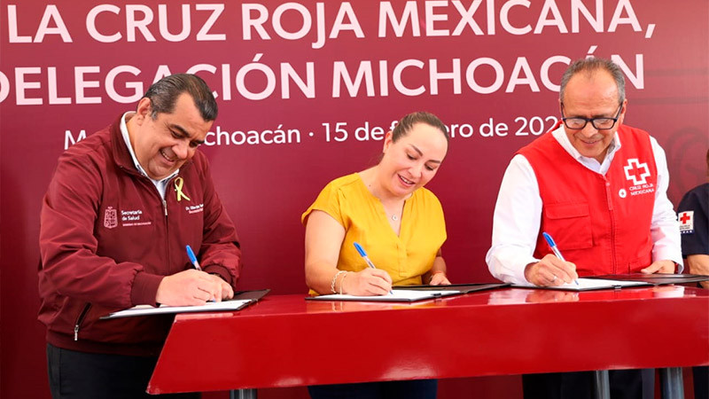 Donan DIF y SSM ambulancia a la Cruz Roja Michoacán 