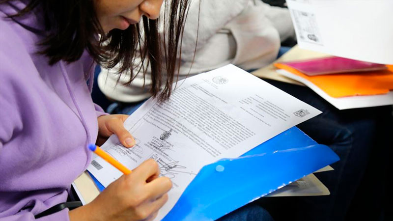 Entrega Secretaría de Educación en Michoacán órdenes de adscripción a maestros que van a comunidades 