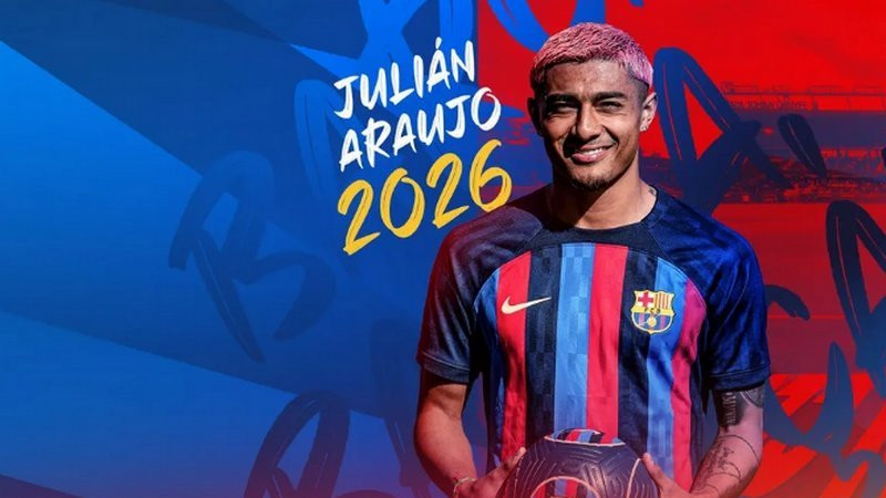 El mexicano Julián Araujo ya firmó contrato con el Barcelona; el club lo hizo oficial 