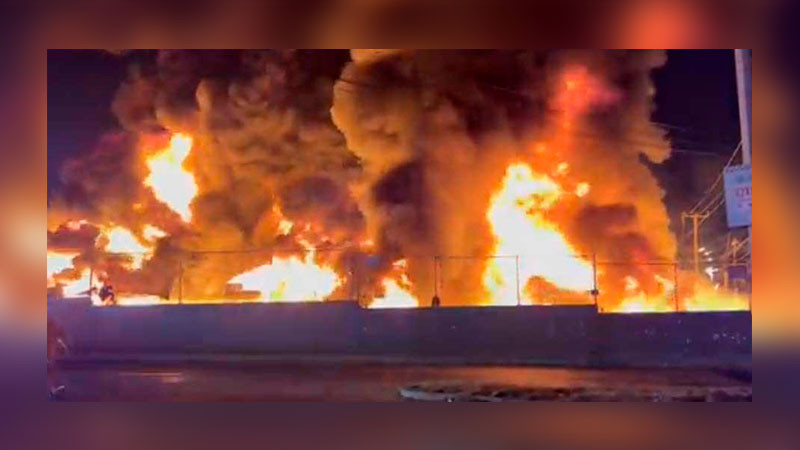 Incendio en planta recicladora de la laguna, genera un daño enorme en el medio ambiente 