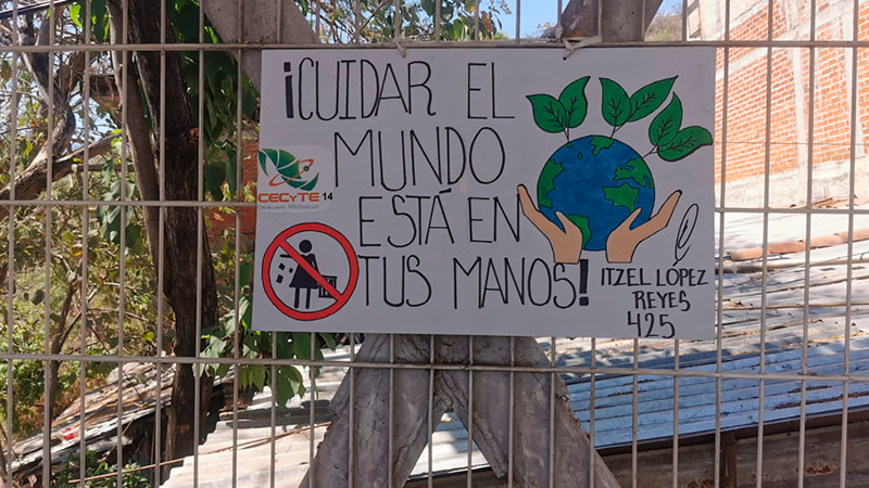 Concientizan alumnos del Cecytem Carácuaro en cuidado del medio ambiente