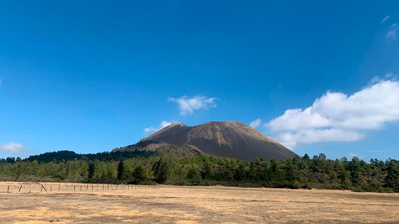 Lava y cenizas del Paricutín sepultaron a comunidades de San Salvador Combutzio y San Juan de Las Colchas 