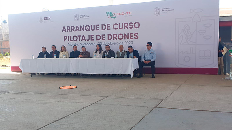 Cecytem, punta de lanza en escuela sobre pilotaje de drones 