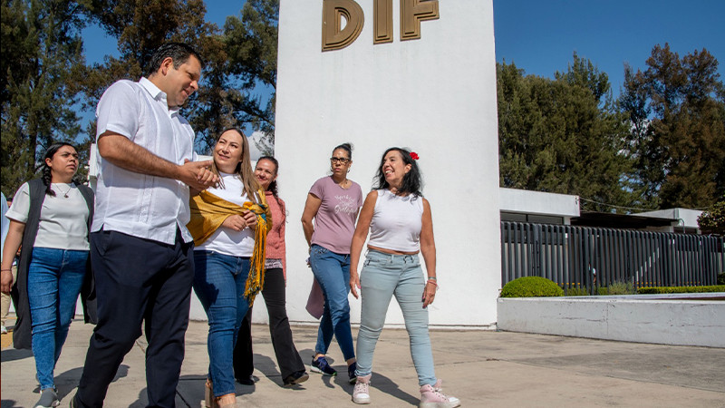 Visita titular del DIF Nacional espacios de atención en Michoacán