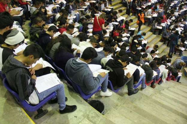 A las 6 de la tarde, resultados de ingreso a facultades del área de la salud en la UMSNH - Foto 1 