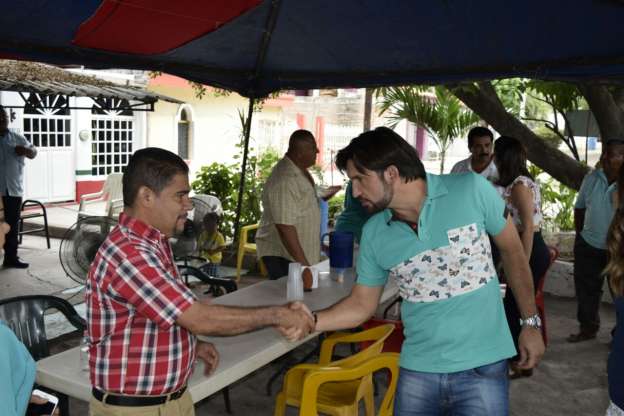 El ex seleccionado Mexicano Kikin Fonseca visita la Villa de los Manantiales - Foto 0 